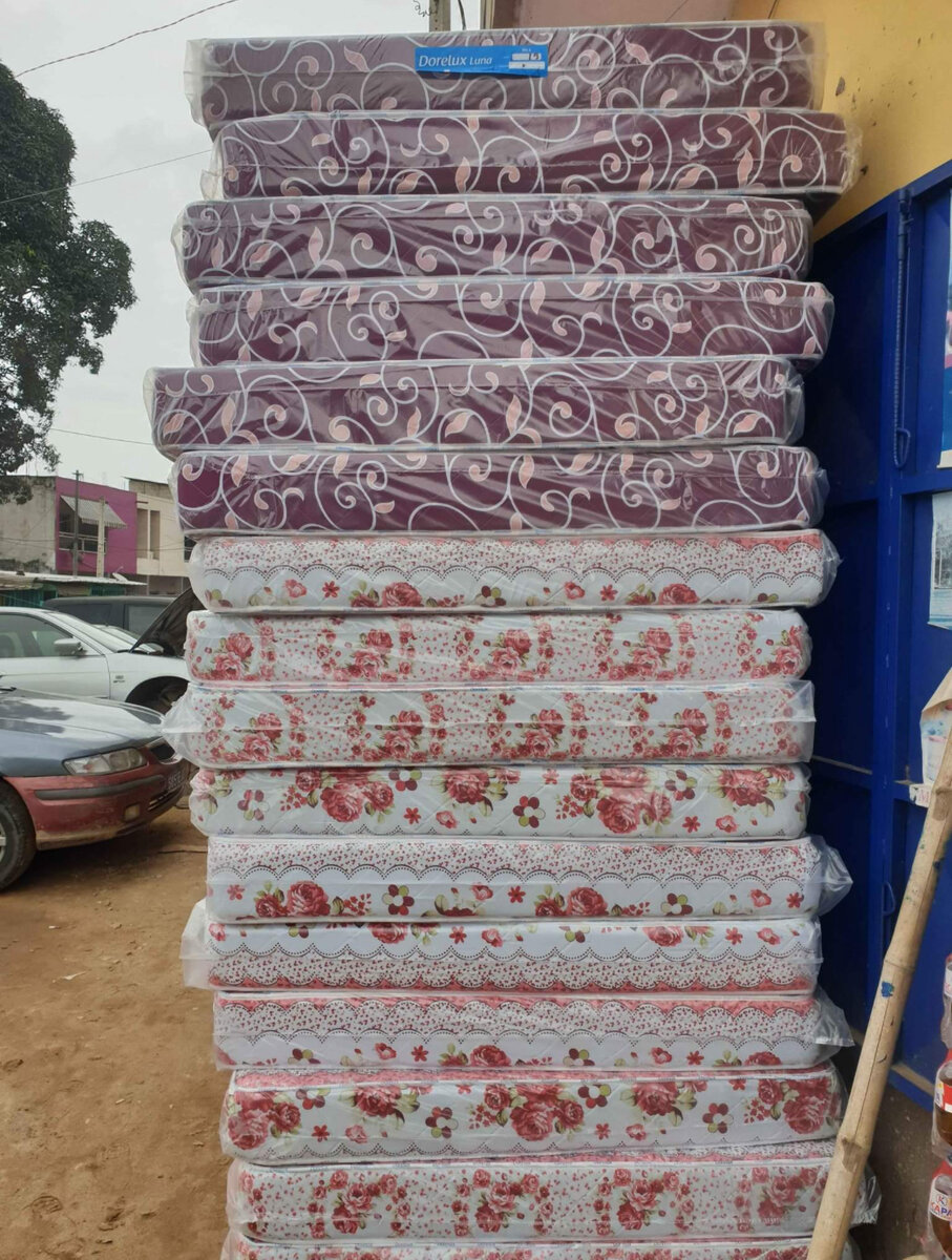 Tapis moderne en différentes tailles