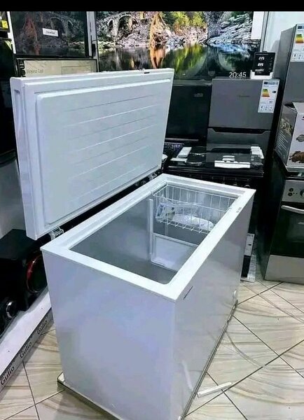 Grande congélateur coffre