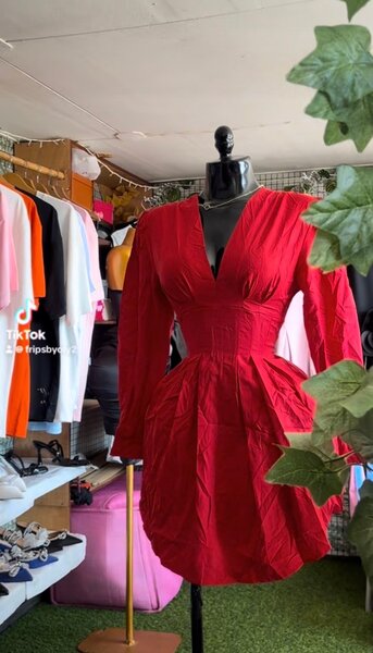 Robe moulante en satin