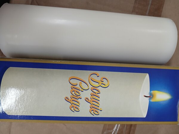 Bougie blanche décorative