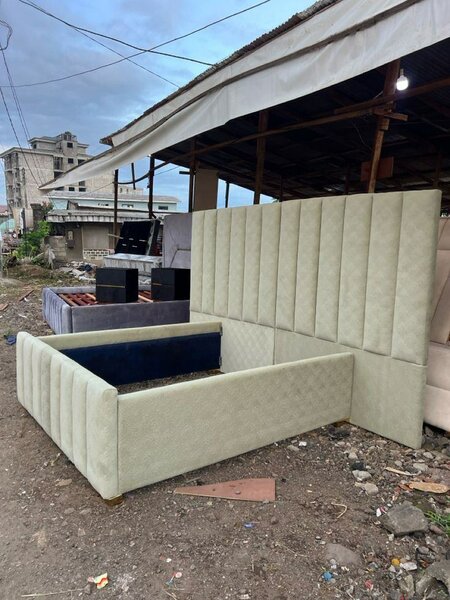 Lit double capitonné