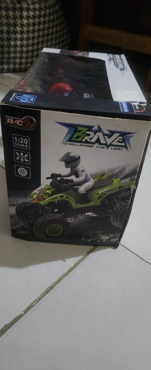 Voiture télécommandée 4x4