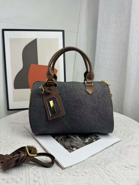 Sac à main en tissu élégant