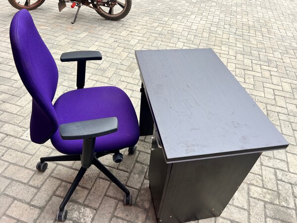 Brand new study desk and chair