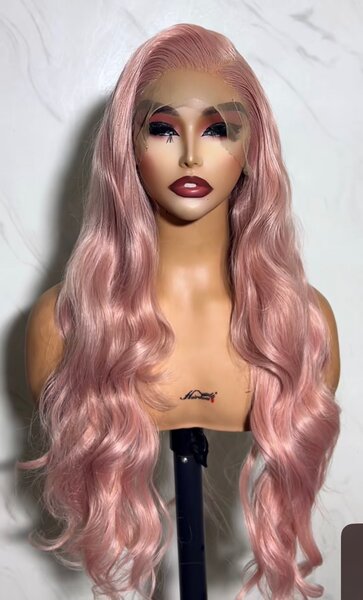 Perruque rose longue ondulée