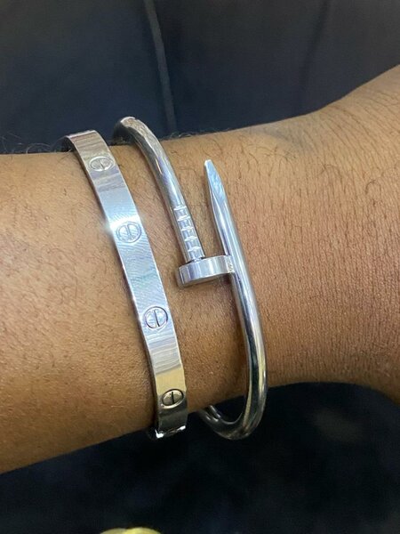 FEMALE WRIST CANDIES