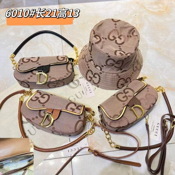 Sac et Chapeau de Mode