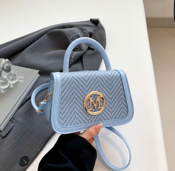 Sac à main bleu élégant