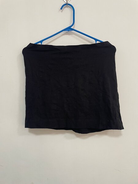 Top noir jupe élégante