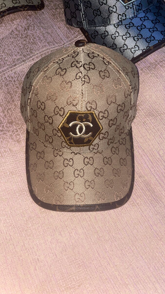 Casquette de designer élégante