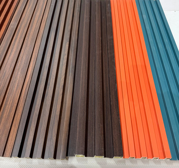 Panneaux muraux décoratifs intérieurs en bois