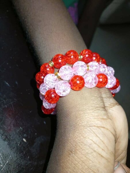 Bracelet en perles colorées,