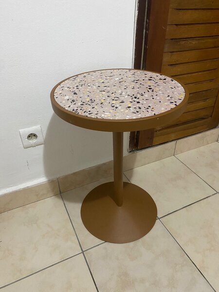 Table d'appoint terrazzo élégante