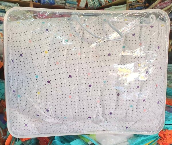 Une couette 2places plus 1drap