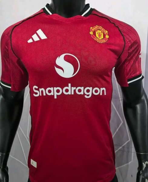 Maillot de foot rouge Adidas