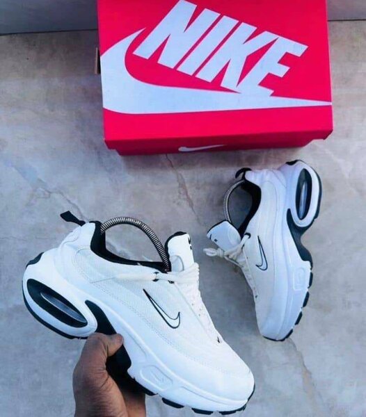 Chaussures Nike Air Max blanc homme