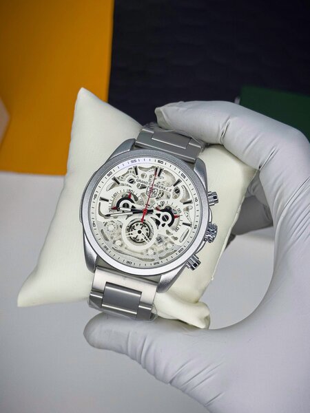 Montre squelette homme élégante