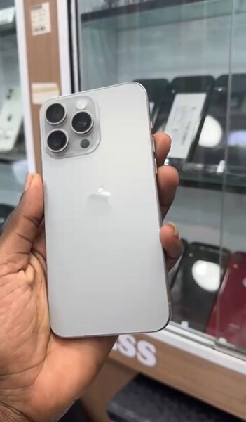 iPhone 15 pro Max 256 giga