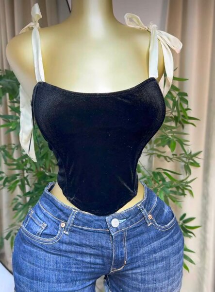 Corset en velours noir