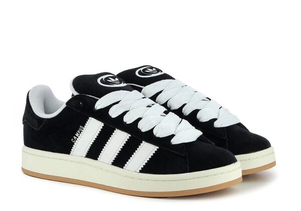 Chaussures de sport noires et blanches