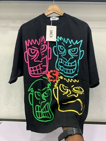 T-shirt graphique colorée