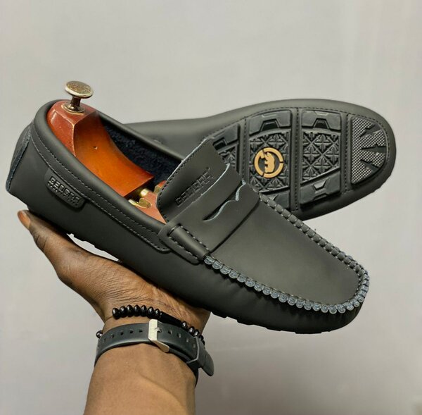 Mocassins élégants en cuir noir