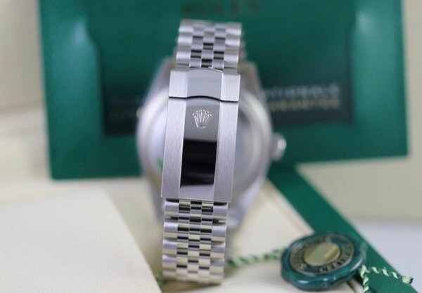 Montre Rolex Sky-Dweller Luxe