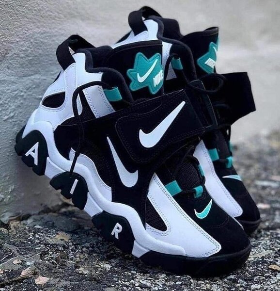 Nike Air Raider Baskets Homme Noir et Blanc