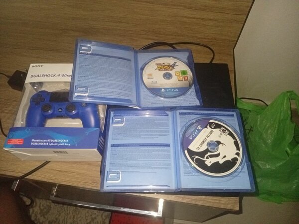 PS4 second main avec manette