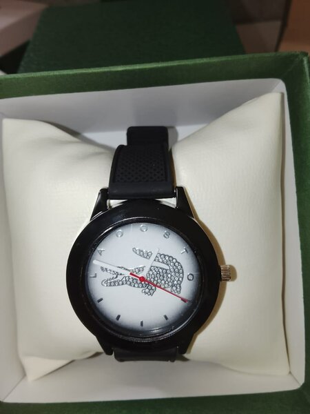 Montre élégante en  noir