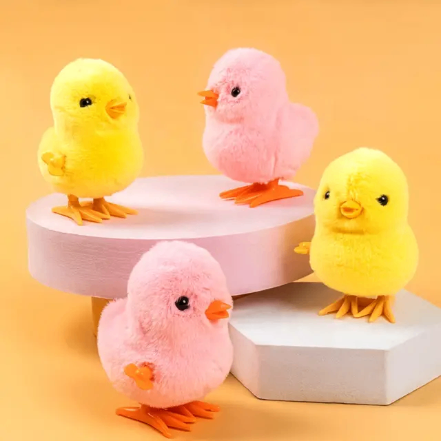 Jouets poussins en peluche