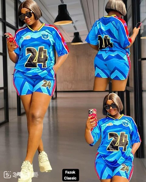 Ensemble de sport bleu femme