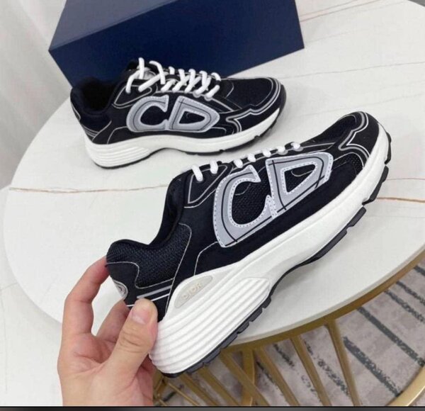 Baskets noires élégantes CD