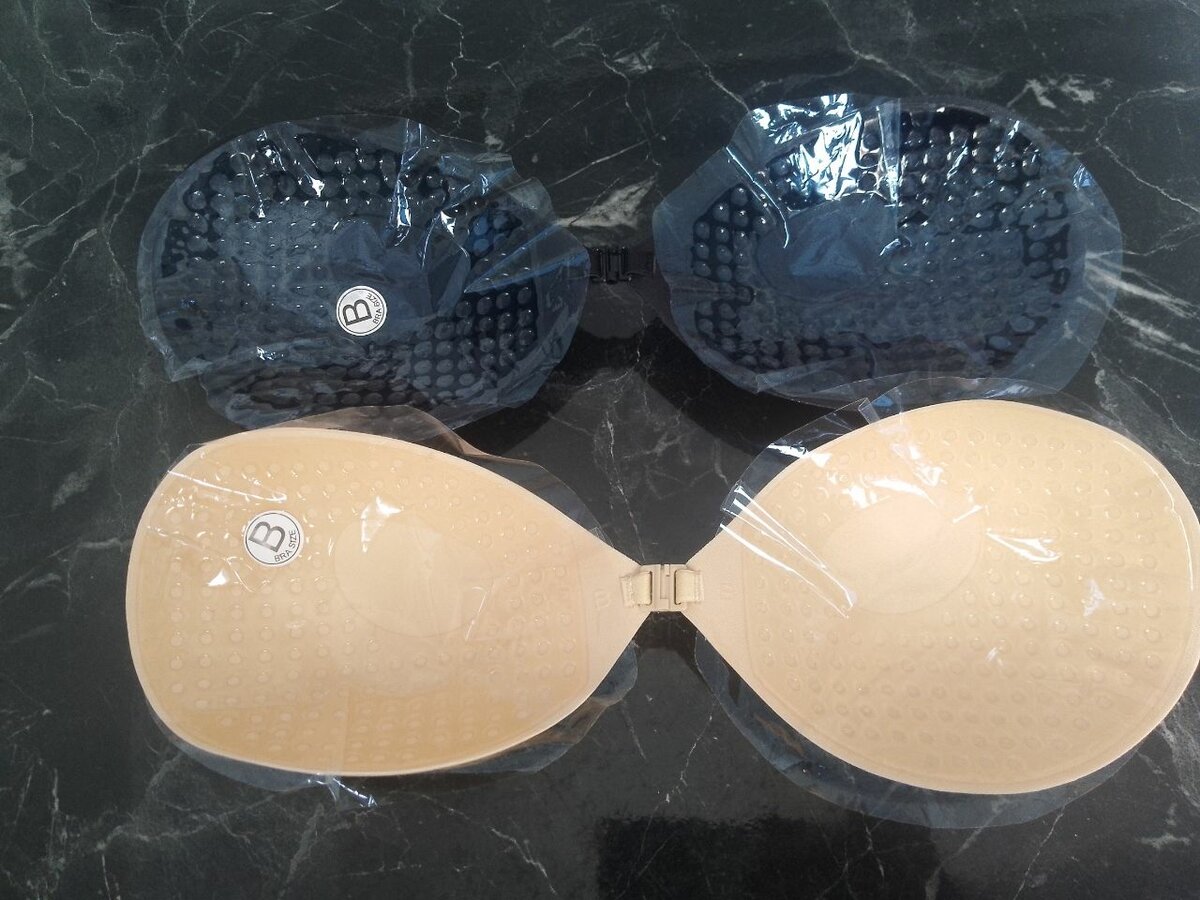 Soutien-gorge adhésif sans bretelles