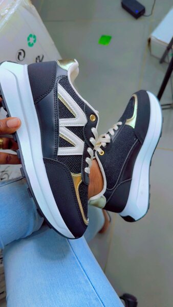 Baskets noires élégantes