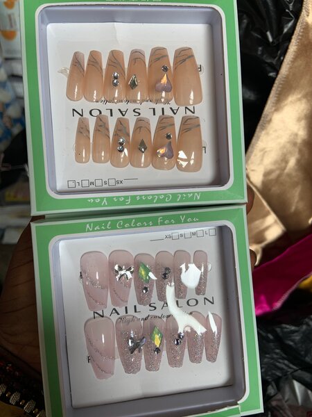 Sparkling Press-On Nails