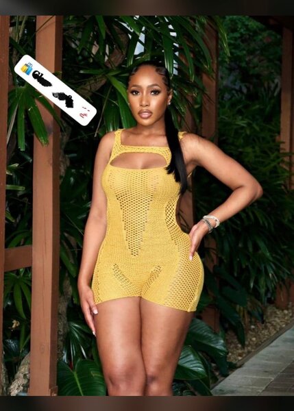 Combinaison en tricot jaune sexy