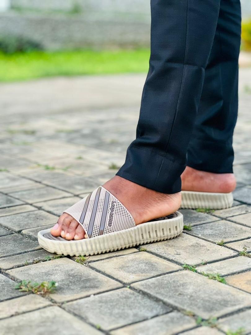 Claquettes Homme Confortables