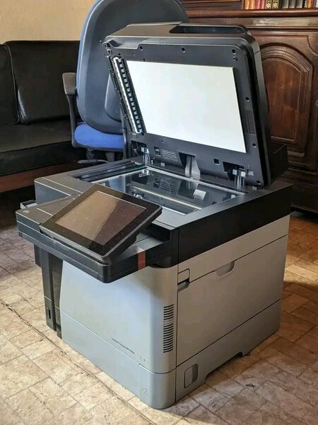 Imprimante multifonction laser professionnel