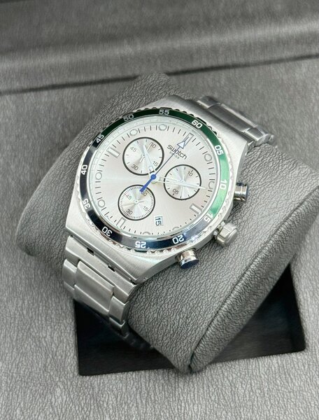 Montre swatch chronographe