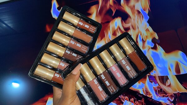 Gloss le paquet est à 9000f