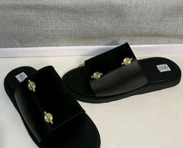 Sandales en cuir + daim solide