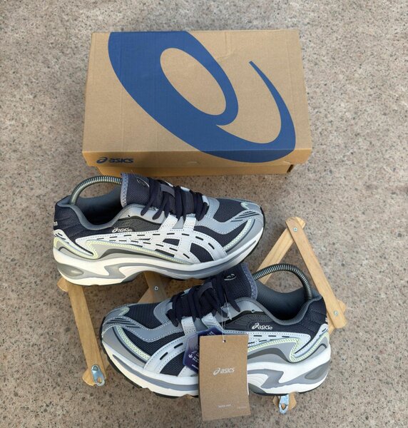 Baskets running ASICS homme