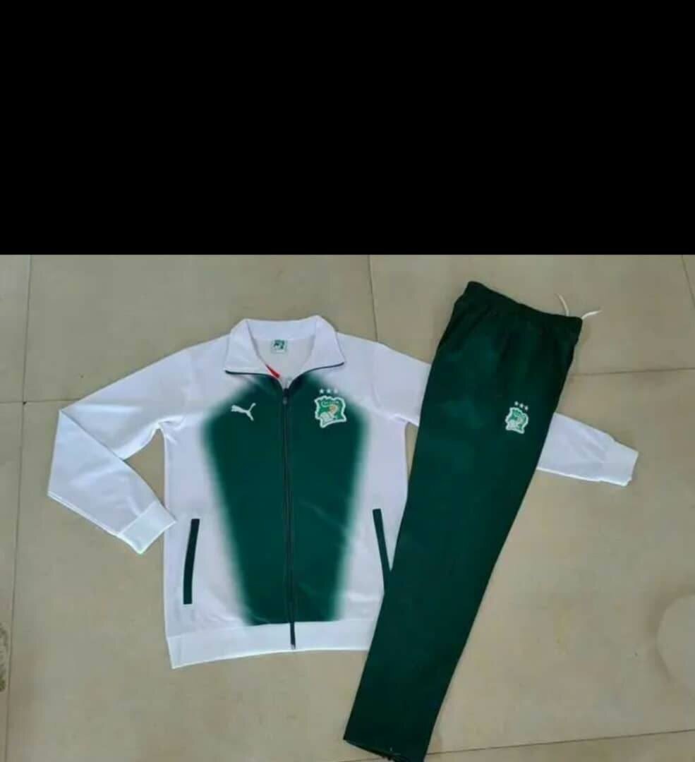 Ensemble de survêtement stylé