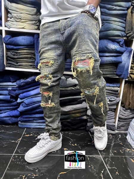 Jeans déchirés tendance