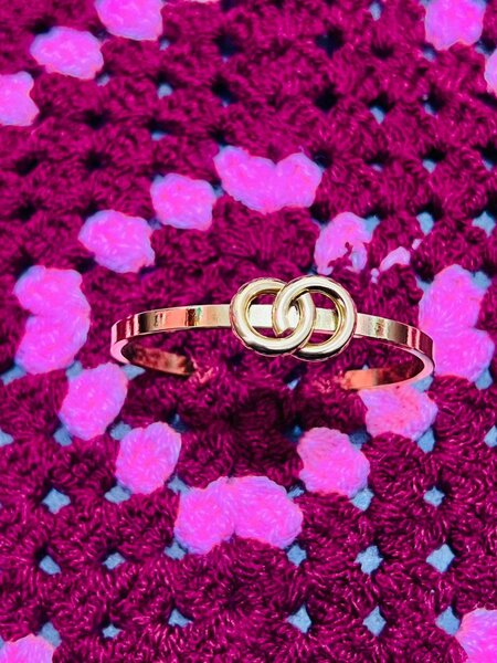 Bracelet en or entrelacé