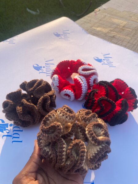 Chouchous en crochet colorés