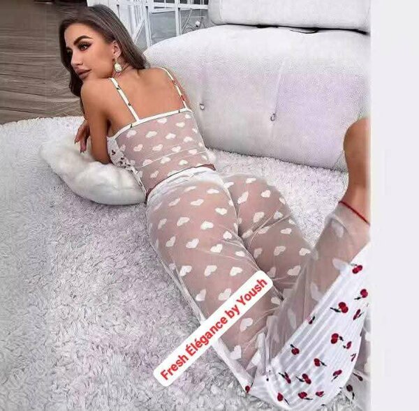 Combinaison chic à motifs cœurs