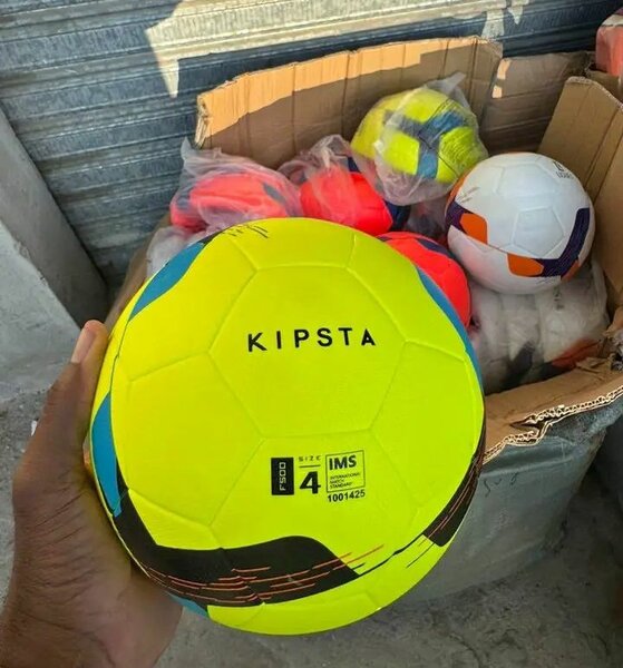 Ballon de football Kipsta taille 4