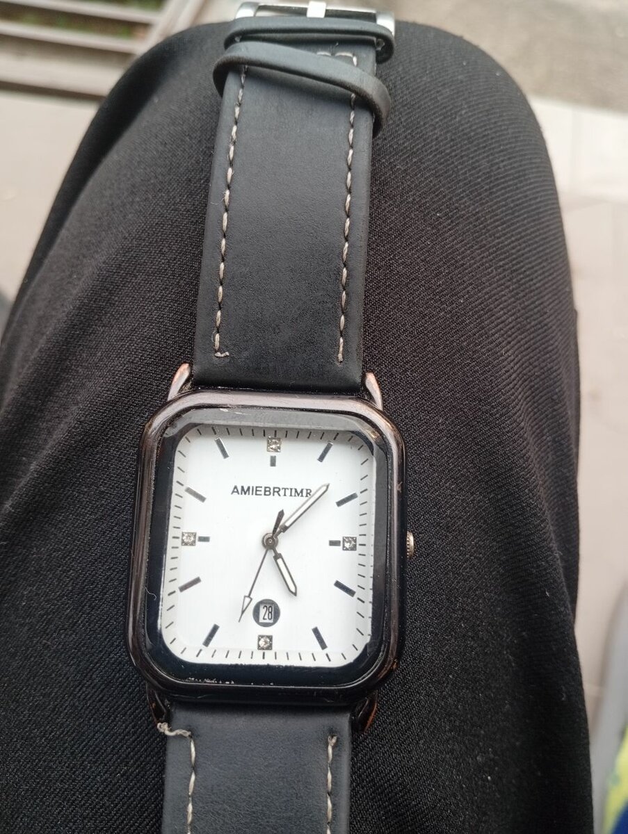 Montre carrée classique